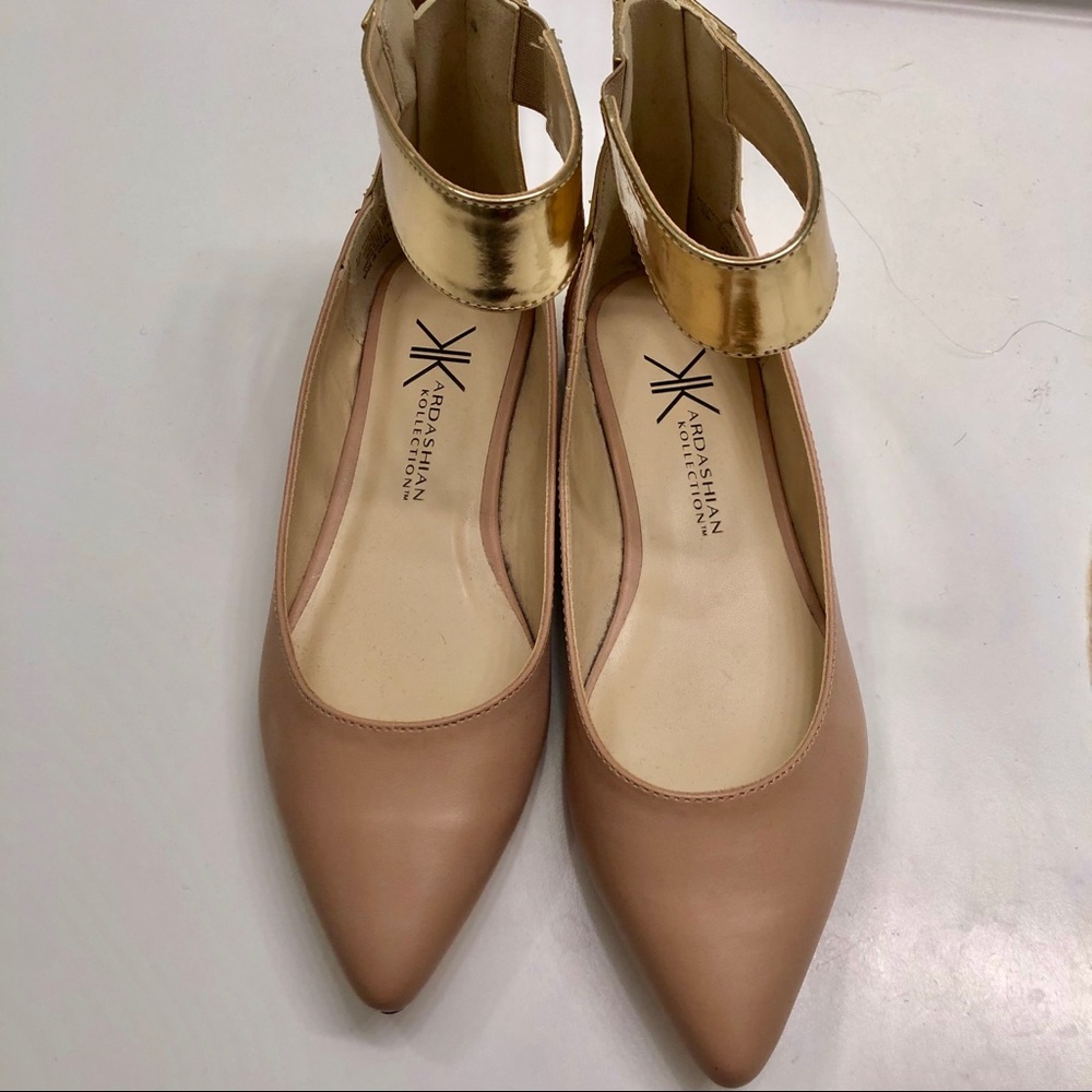 NEVER WORN Size 7 Kardashian Kollection flats